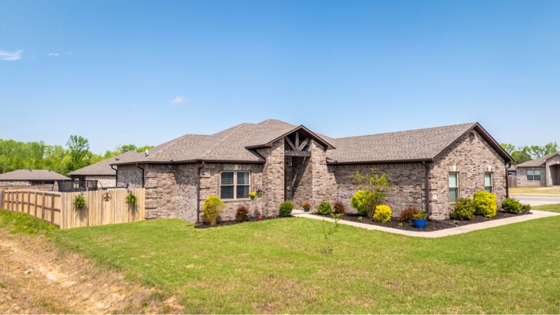 37 Aberdeen Dr in Cabot, AR - Building Photo