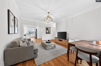 5394 Pershing Ave in St. Louis, MO - Building Photo - Building Photo