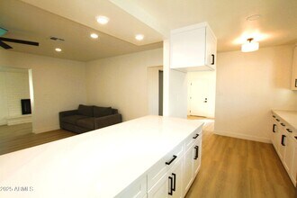 443 N Sycamore in Mesa, AZ - Building Photo - Building Photo