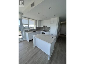 5380 Crooked Br Rd in Vancouver, BC - Building Photo - Building Photo