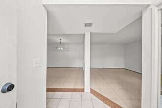 22647 Margarita Dr in Los Angeles, CA - Building Photo - Building Photo