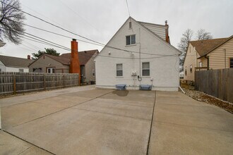 2012 W 22nd St in Sioux Falls, SD - Building Photo - Building Photo