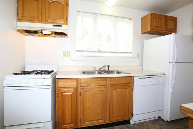 Lakeland Apartments