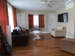 147 Main St in East Setauket, NY - Building Photo - Building Photo