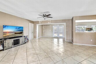 6729 Camelia Dr in Miramar, FL - Building Photo - Building Photo