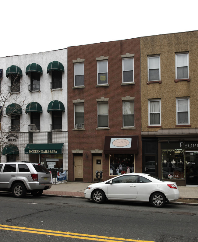 730 Washington St in Hoboken, NJ - Building Photo - Building Photo