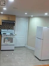 12 Haviland Cir in Brampton, ON - Building Photo - Building Photo