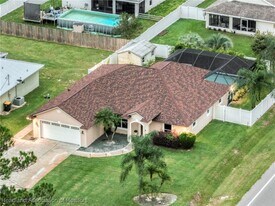 268 Grosbeak Ave in Sebring, FL - Building Photo