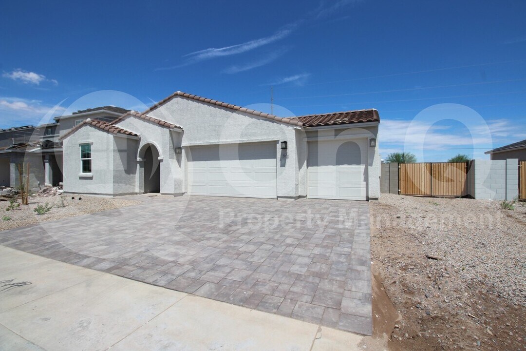 2050 E Piedmont Pl in Casa Grande, AZ - Building Photo