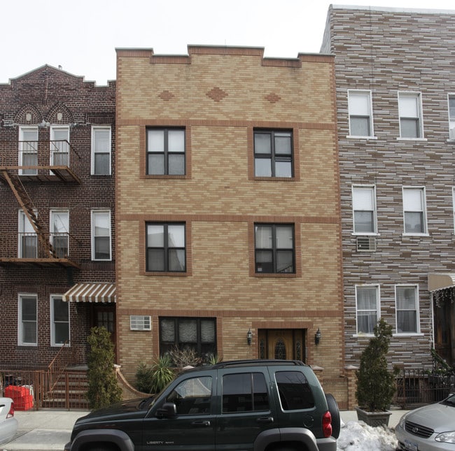 294 Eckford St in Brooklyn, NY - Building Photo - Building Photo