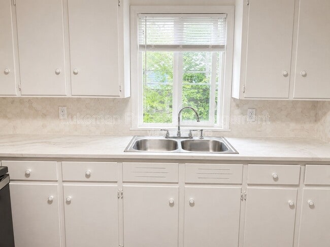 property at 1104 Washington Ave