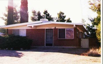 3942 E Lee St in Tucson, AZ - Building Photo - Building Photo