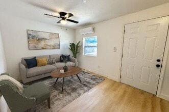 4605 N Hubert Ave in Tampa, FL - Building Photo - Building Photo