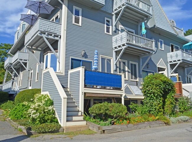 5 Pirates Ln in Gloucester, MA - Foto de edificio - Building Photo