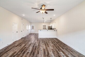 550 Peachers Mill Rd in Clarksville, TN - Building Photo - Building Photo