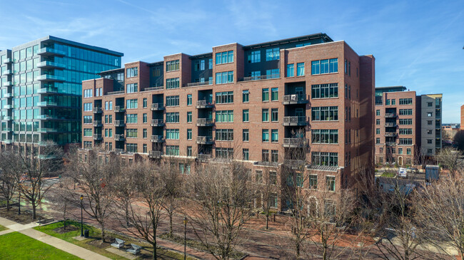 Burnham Square West in Columbus, OH - Foto de edificio - Building Photo