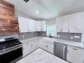 710 N Rusk St in Weatherford, TX - Building Photo - Building Photo