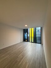 445 NW 26th St, Unit A1 in Miami, FL - Building Photo - Building Photo