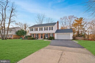 18 Orchard Way N in Rockville, MD - Building Photo - Building Photo