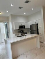 5076 SW 38th Way in Fort Lauderdale, FL - Building Photo