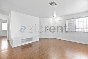 2005 Rose Coral Ave in Las Vegas, NV - Building Photo