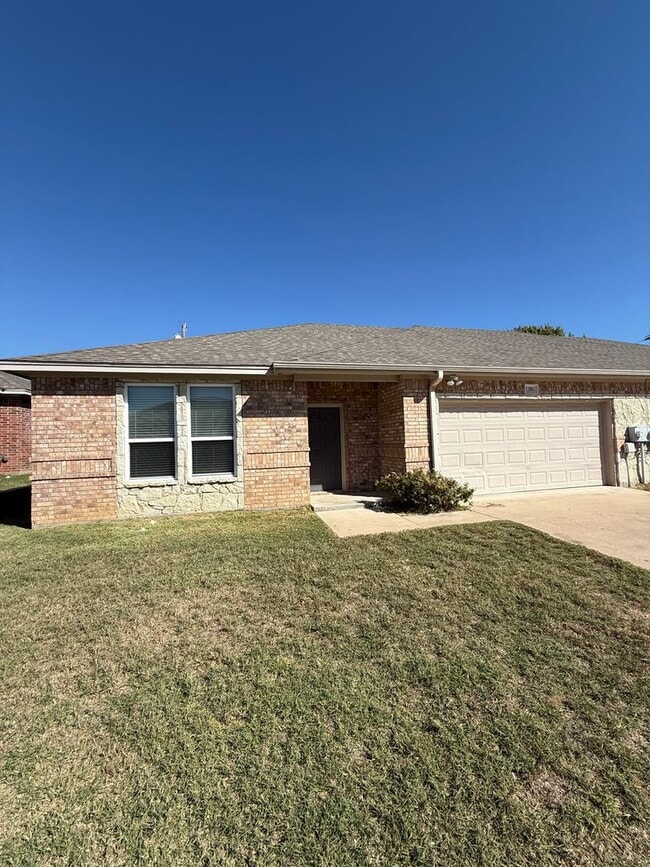 1208 Country Club Rd