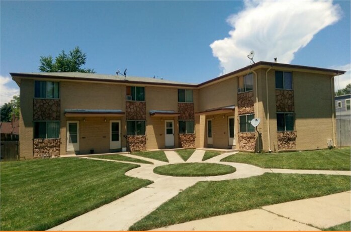 Madison Townhomes in Denver, CO - Building Photo