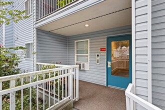 Park Place Apartments in Kenmore, WA - Building Photo - Building Photo