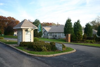 Ashberry Village Apartments in Niles, OH - Building Photo - Building Photo