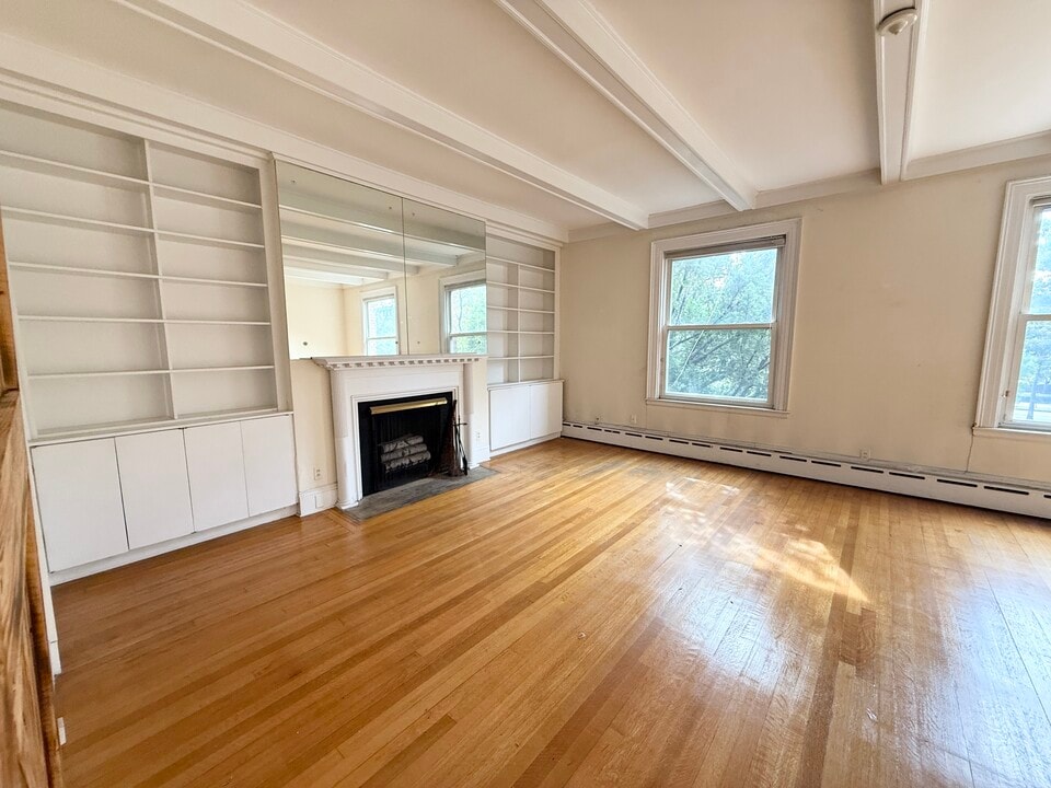 1712 Beacon St, Unit 2 in Brookline, MA - Foto de edificio