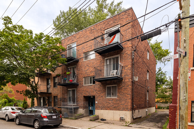 1875 Panet Rue in Montréal, QC - Building Photo - Primary Photo