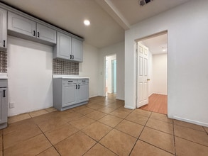 6054 Colfax Ave in Los Angeles, CA - Building Photo - Building Photo