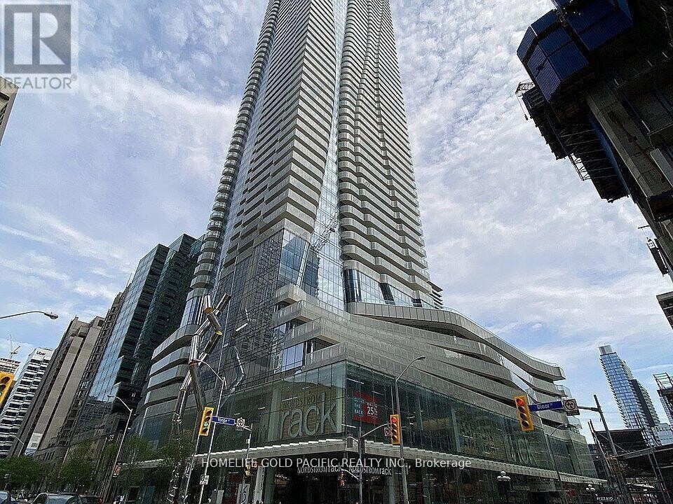 1-4701 Bloor St E in Toronto, ON - Building Photo