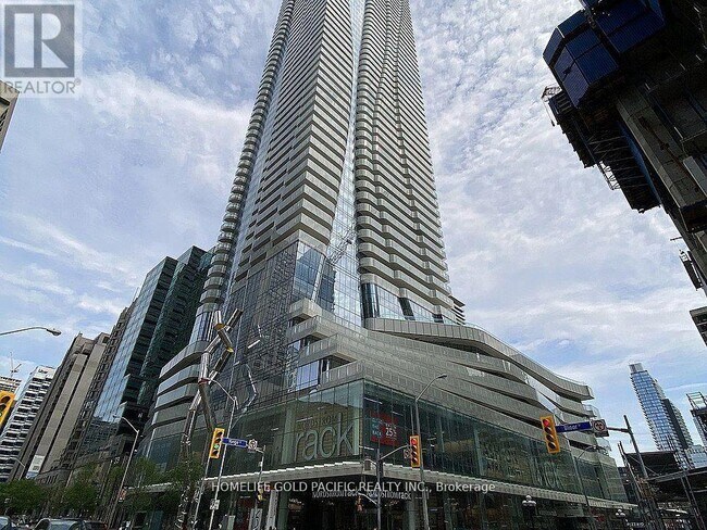 1-4701 Bloor St E