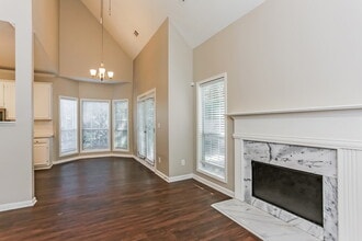 2337 Reeves Creek Rd in Jonesboro, GA - Building Photo - Building Photo