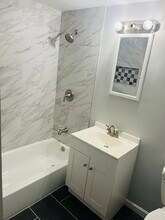 1 Continental Ct in Woburn, MA - Building Photo - Building Photo