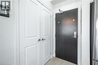 263 Georgian Dr in Oakville, ON - Building Photo - Building Photo