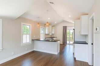 2440 Quincy St S in St. Petersburg, FL - Building Photo - Building Photo