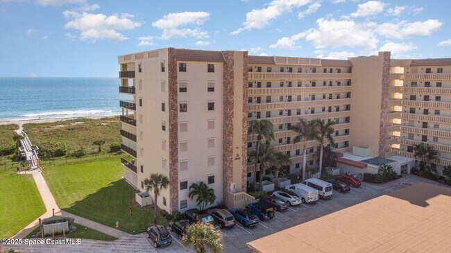 1860 N Atlantic Ave in Cocoa Beach, FL - Building Photo - Building Photo
