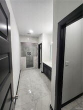 1024 North Blair Avenue-Unit -2 in Edinburg, TX - Building Photo - Building Photo