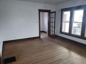 1009 S Walnut St in Bloomington, IN - Building Photo - Building Photo