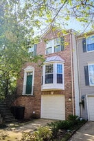 14331 Stonewater Ct in Centreville, VA - Building Photo