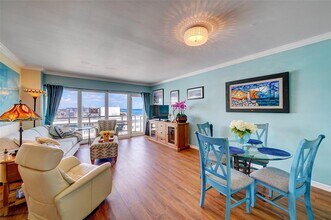 111 N Pompano Beach Blvd, Unit PH5 in Pompano Beach, FL - Foto de edificio - Building Photo