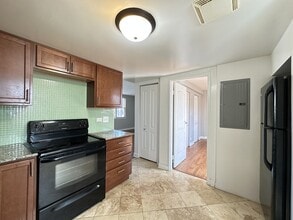 7630.5 N Milwaukee Ave in Niles, IL - Building Photo - Building Photo