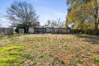 220 E 44th St S in Wichita, KS - Building Photo - Building Photo