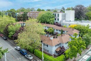 Courtyard on Capital Hill Apartments