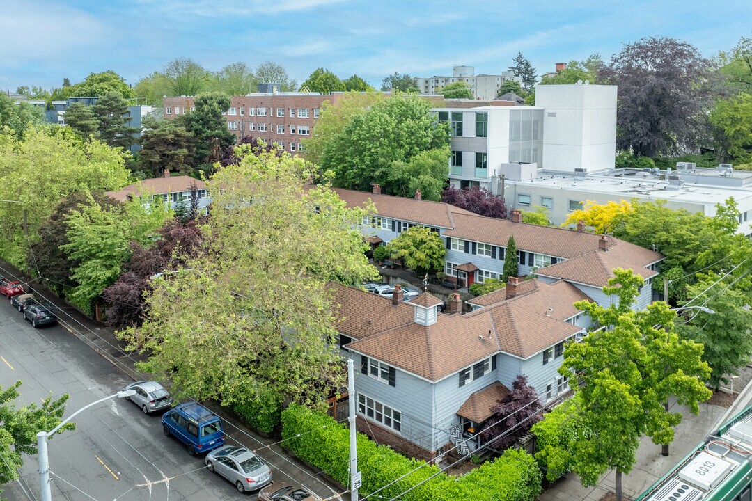 Courtyard on Capital Hill in Seattle, WA - Building Photo