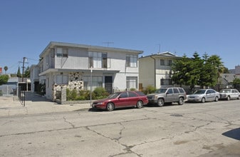 1246 N Mansfield Ave in Los Angeles, CA - Building Photo - Building Photo