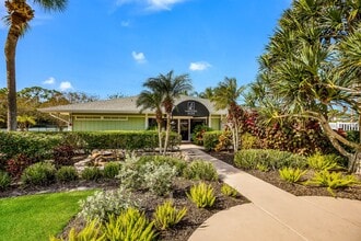 Lakeside Glen Apartments in Melbourne, FL - Building Photo - Building Photo