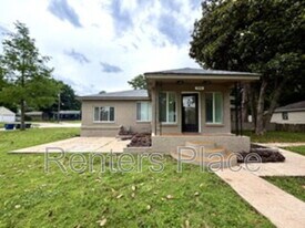 5501 S Newport Ave in Tulsa, OK - Building Photo